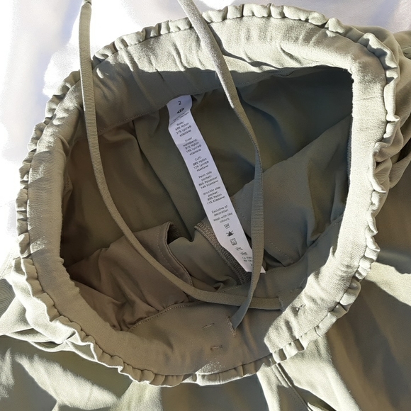 Lululemon Size 2 Keep Moving Jogger Rosemary Green Pants - Picture 11 of 17